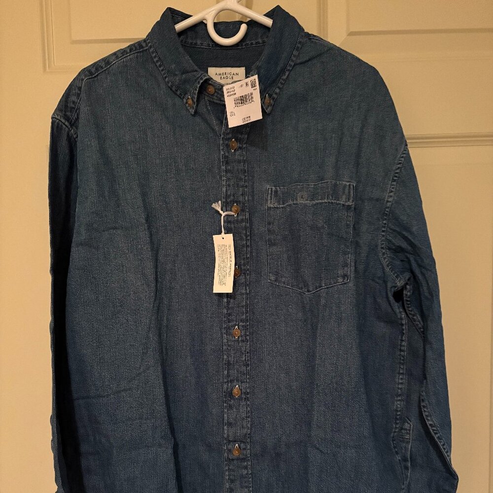 American Eagle Denim Button Down (NWT!)